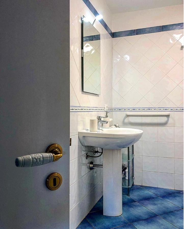 Residence Le Rose Castellammare del Golfo Buitenkant foto